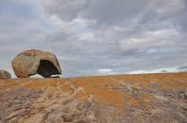 A famosa Pedra do Capacete, no Lajedo do Pai Mateus, região de Cabaceiras - PB